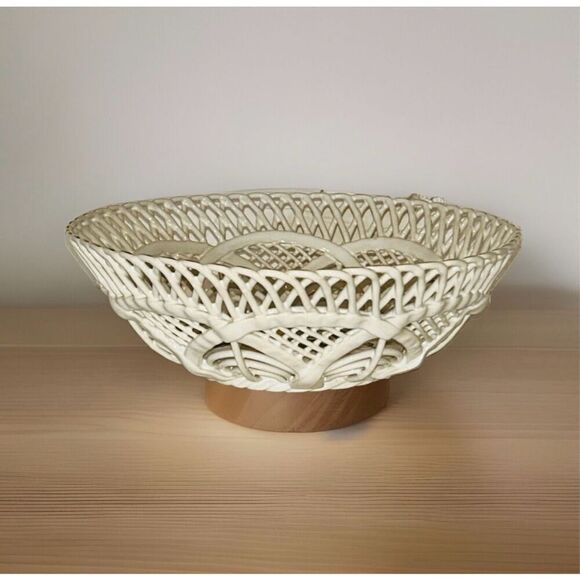 White Round Woven Latticed Ceramic Basket  Bowl Open Weave Pear - Picture 3 of 4